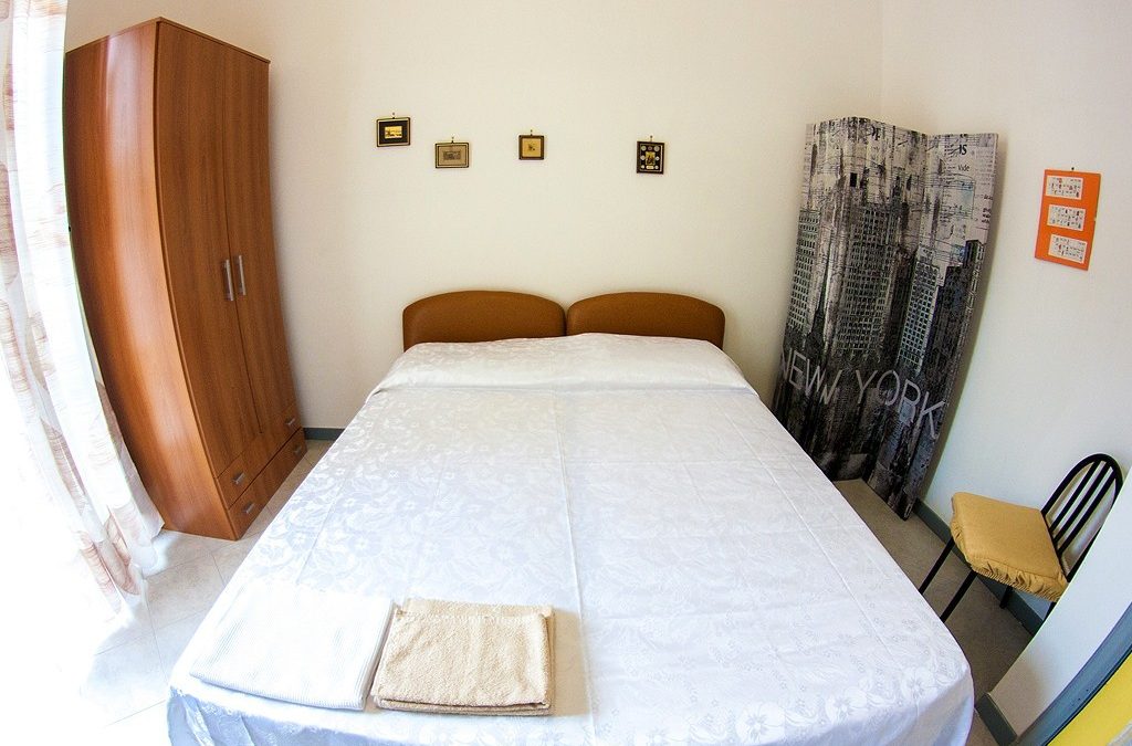 Murolo – Camera Matrimoniale (con bagno privato) € 80 – 85